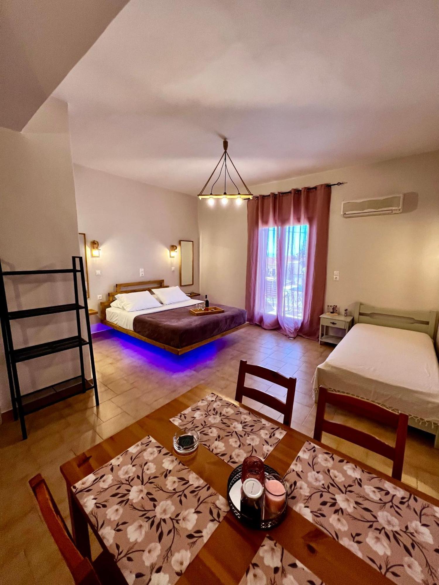 Ocean Front Studios 77 Лурдата Номер фото